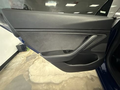 Used 2018 Tesla Model 3 Mid Range RWD image 22