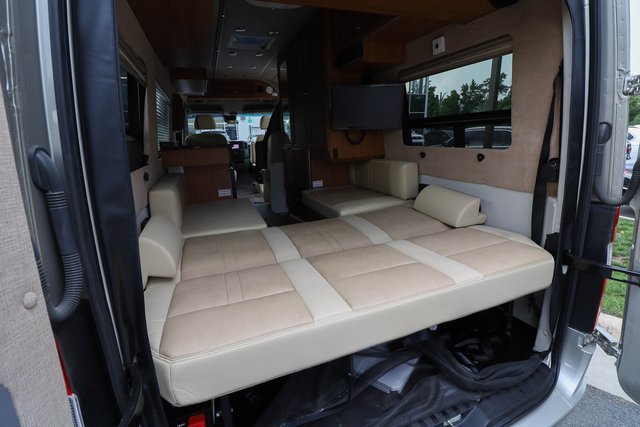 Used 2014 Mercedes-Benz Sprinter 3500 image 54