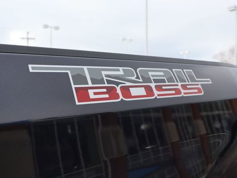 Used 2022 Chevrolet Silverado 1500 LT Trail Boss w/ LT Trail Boss Premium Package image 33