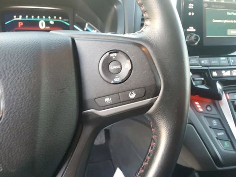 Used 2024 Honda Odyssey Sport image 19