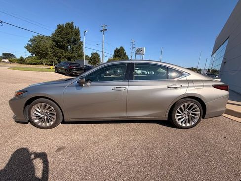 Used 2021 Lexus ES 350 w/ Accessory Package 2 FWD image 3