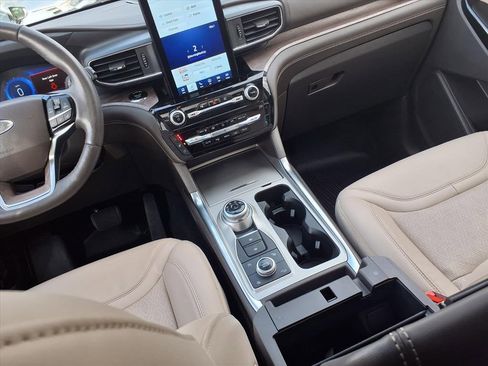 Certified 2023 Ford Explorer Platinum w/ Technology Package image 13