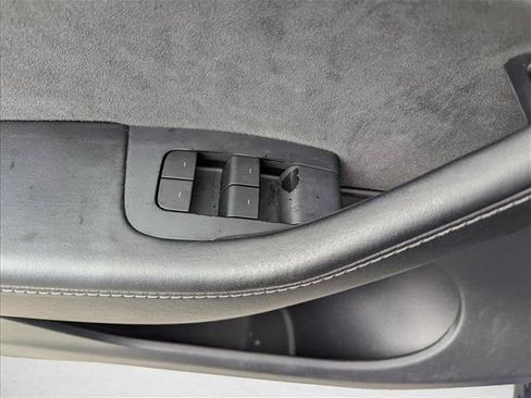 Used 2021 Tesla Model Y Long Range AWD/4WD image 10