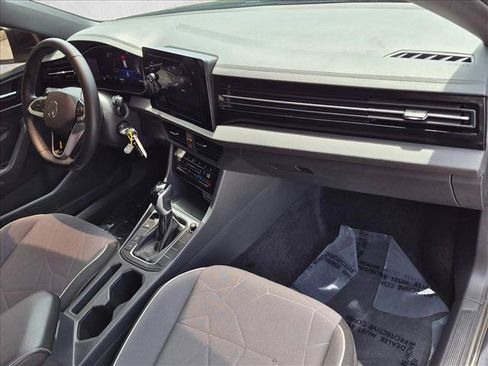 Used 2025 Volkswagen Jetta Sport FWD image 20