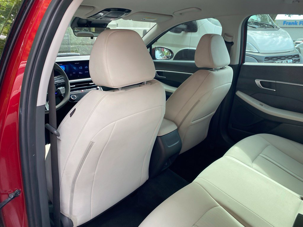 Used 2025 Hyundai Sonata SEL FWD image 31