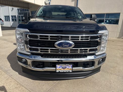 Used 2025 Ford F250 XLT image 6