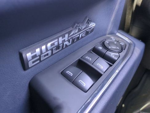 Used 2024 Chevrolet Silverado 1500 High Country w/ High Country Premium Package AWD/4WD image 29