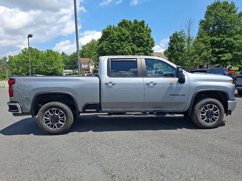 Used 2024 Chevrolet Silverado 2500 LT w/ Convenience Package AWD/4WD image 7