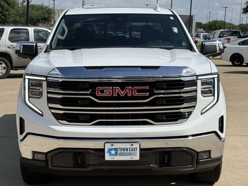 Used 2025 GMC Sierra 1500 SLT AWD/4WD image 7
