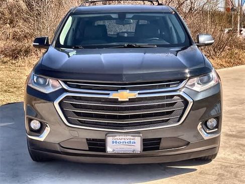 Used 2021 Chevrolet Traverse LT image 7