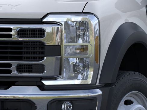 New 2026 Ford F450 XL w/ XL Chrome Package image 18