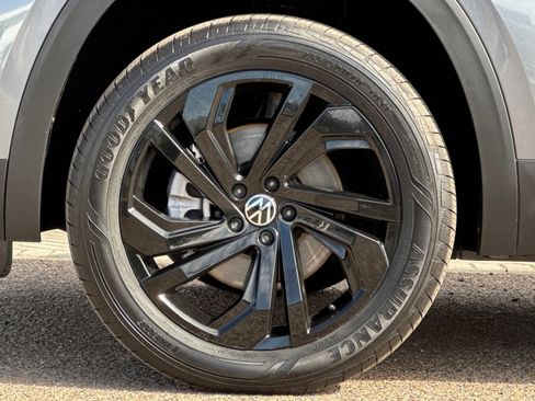 Used 2023 Volkswagen Atlas SE w/ Panoramic Sunroof Package image 26