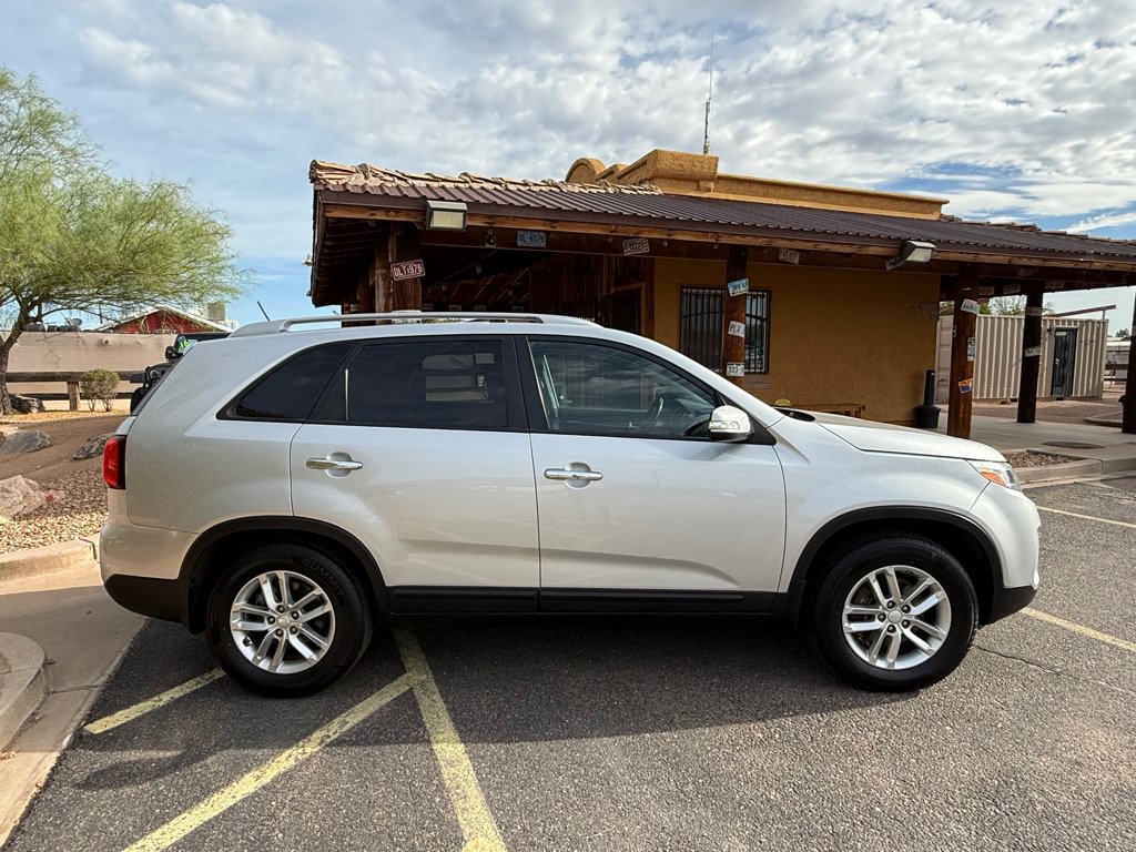 Used 2014 Kia Sorento LX FWD image 8