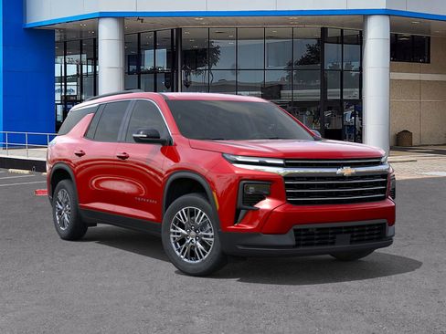 New 2026 Chevrolet Traverse LT w/ Driver Confidence Package image 7