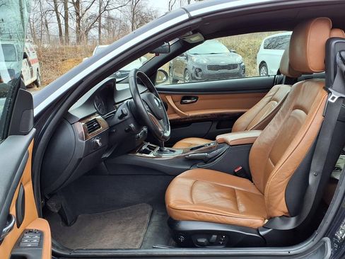 Used 2009 BMW 335i Convertible image 10