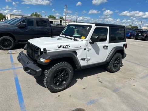 Used 2022 Jeep Wrangler Sport AWD/4WD image 14