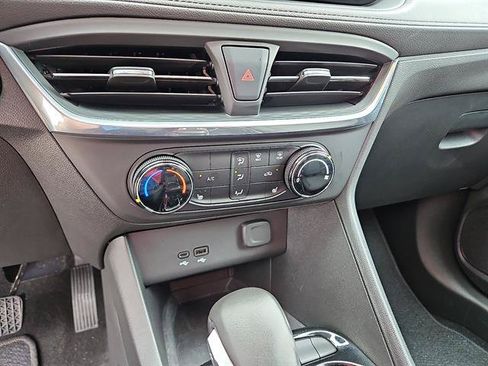 Used 2024 Buick Encore GX Preferred w/ Comfort Package FWD image 19