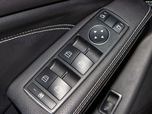 Used 2020 Mercedes-Benz GLA 250 w/ Convenience Package image 28