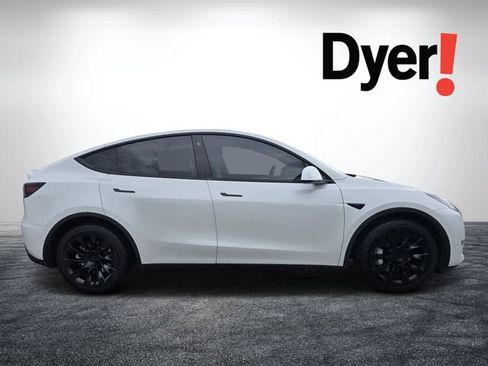 Used 2023 Tesla Model Y Long Range AWD/4WD image 2