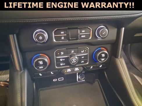 Used 2021 Chevrolet Tahoe LT w/ LT Signature Package image 16