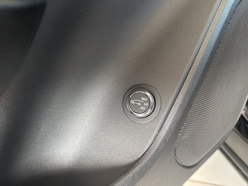 New 2026 Chevrolet Blazer LT image 17