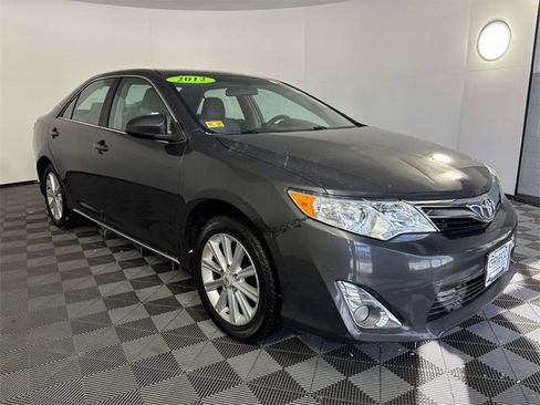Used 2012 Toyota Camry XLE image 1