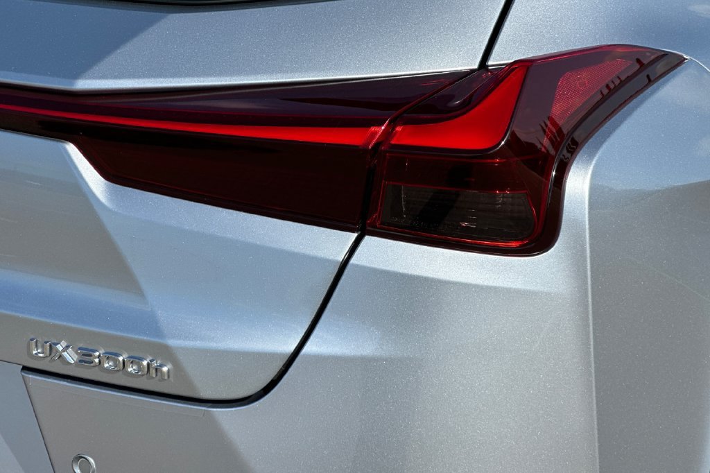 Used 2025 Lexus UX 300h FWD w/ Accessory Package (Z2) image 26