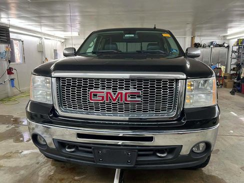 Used 2010 GMC Sierra 1500 SLT w/ LPO, Deluxe Chrome Package image 3