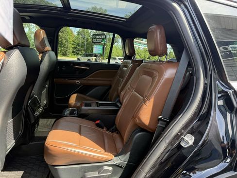 Used 2021 Lincoln Aviator Reserve w/ Equipment Group 201A AWD/4WD image 19