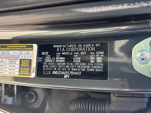 Used 2025 Kia Soul LX w/ LX Technology Package FWD image 30