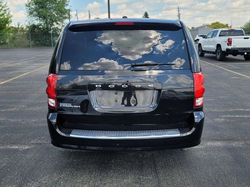 Used 2016 Dodge Grand Caravan SE FWD image 5