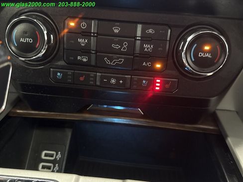 Used 2019 Ford F150 Lariat image 29