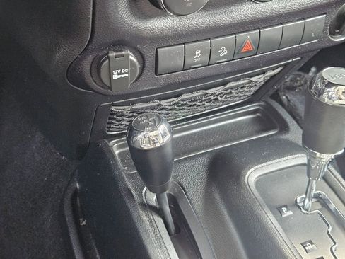 Used 2016 Jeep Wrangler Unlimited Sport w/ Connectivity Group AWD/4WD image 21