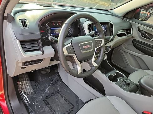 Used 2024 GMC Terrain SLT w/ Tech Package image 17