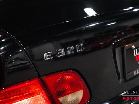 Used 1999 Mercedes-Benz E 320 Sedan image 14