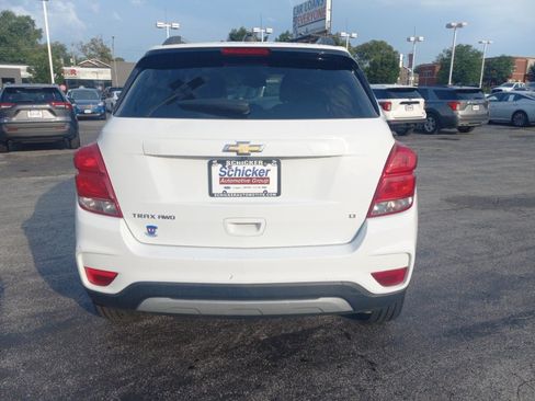Used 2018 Chevrolet Trax LT w/ LT Convenience Package AWD/4WD image 2