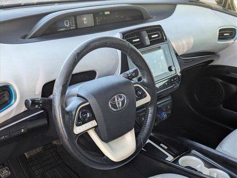 Used 2016 Toyota Prius Three image 10