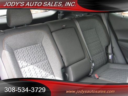 Used 2023 Chevrolet Equinox LT image 30