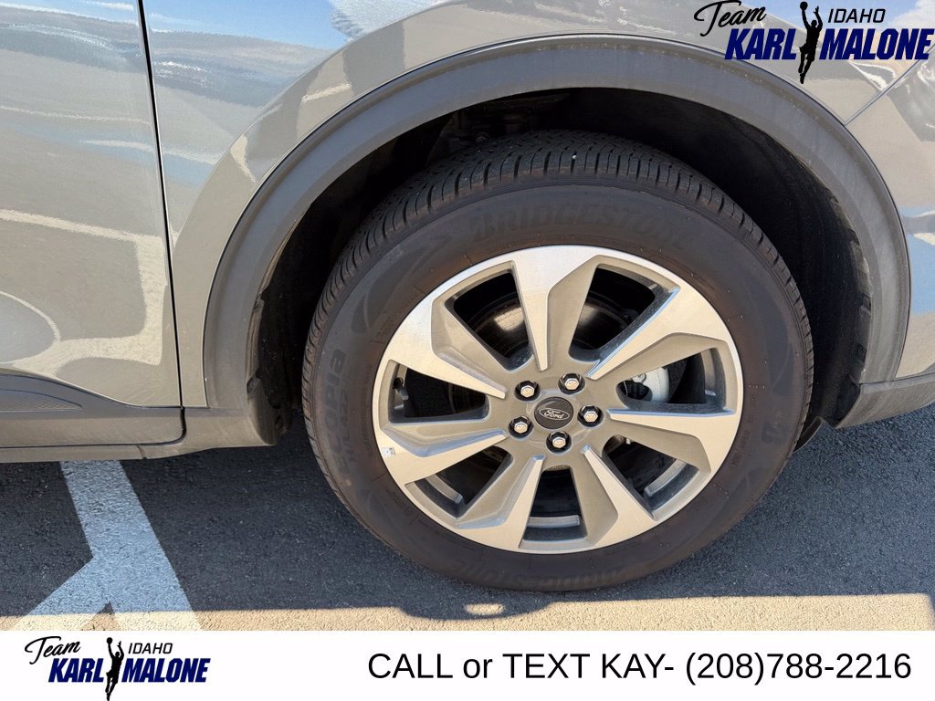 Used 2025 Ford Escape Platinum AWD/4WD image 17