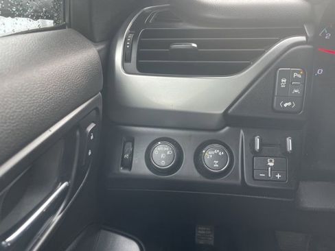 Used 2019 Chevrolet Suburban LT w/ Luxury Package image 14