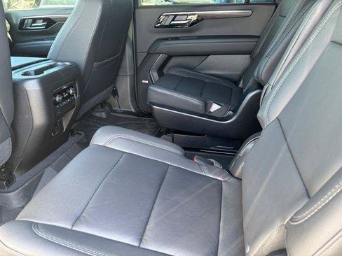 Used 2025 Chevrolet Suburban Z71 w/ Comfort Package image 15