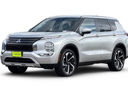 Used 2024 Mitsubishi Outlander SE