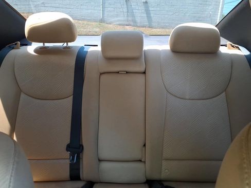 Used 2012 Hyundai Elantra GLS FWD image 16
