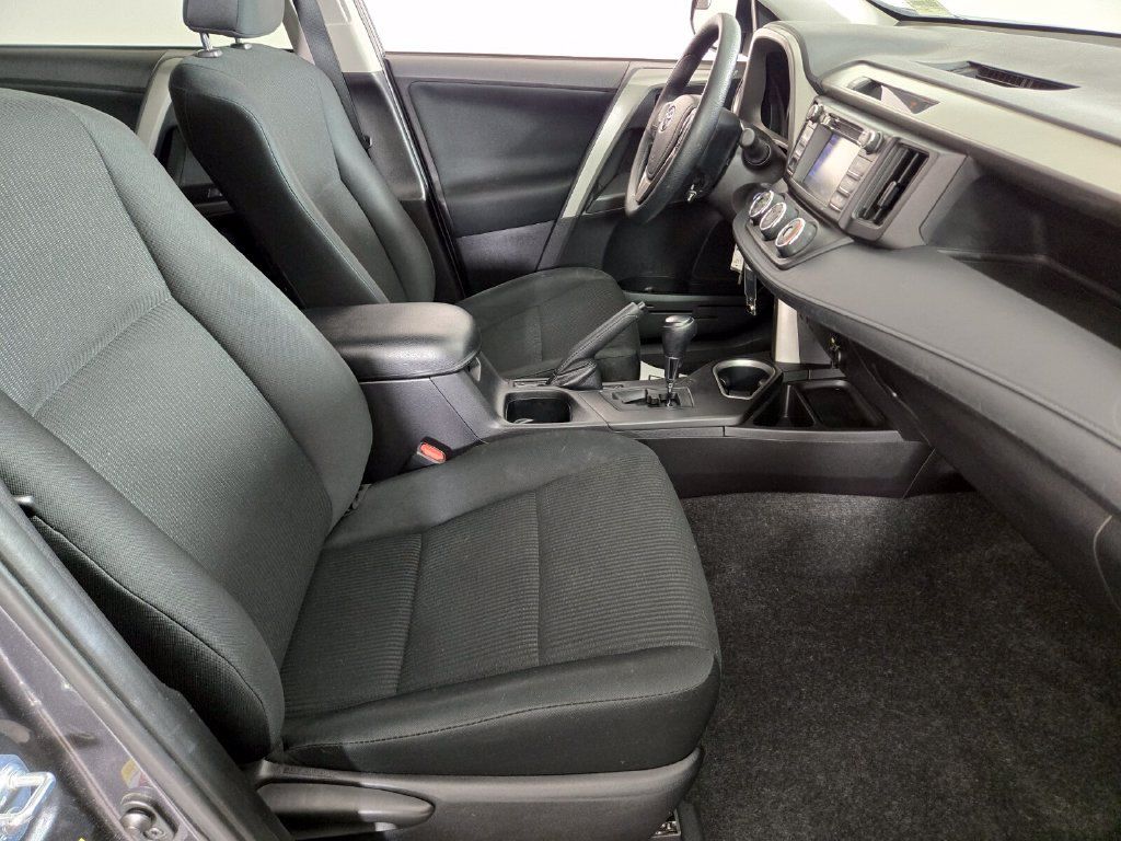 Used 2018 Toyota RAV4 LE w/ Carpet Mat Package FWD image 22