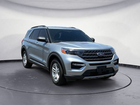Used 2023 Ford Explorer XLT w/ Equipment Group 202A RWD image 7