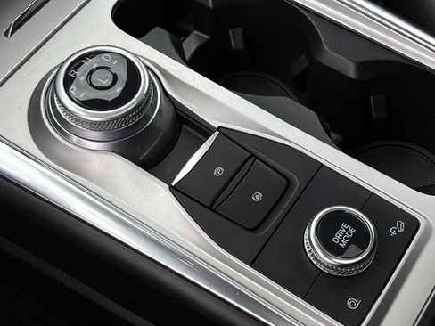 Certified 2022 Ford Explorer XLT w/ Equipment Group 202A image 28