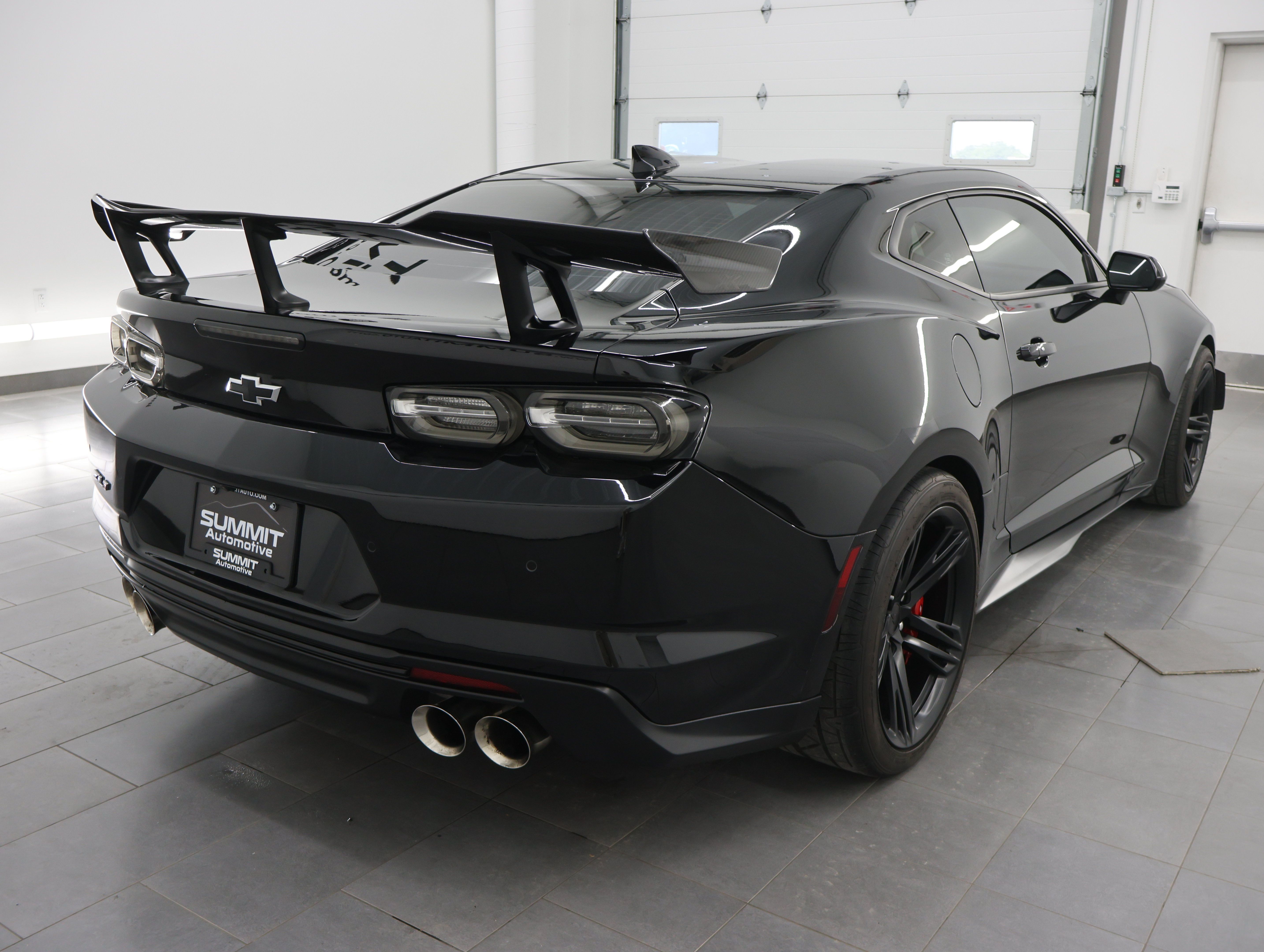 Used 2019 Chevrolet Camaro ZL1 RWD image 5