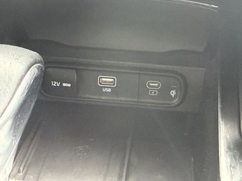 Used 2023 Kia Telluride EX w/ EX Captain's Chair Package FWD image 6