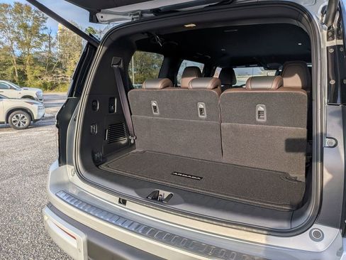 New 2026 Nissan Armada SL w/ Captain's Chari Seat Package image 31