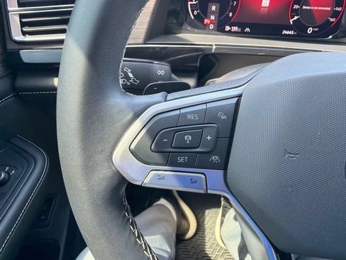 Used 2024 Volkswagen Atlas SEL AWD/4WD image 18